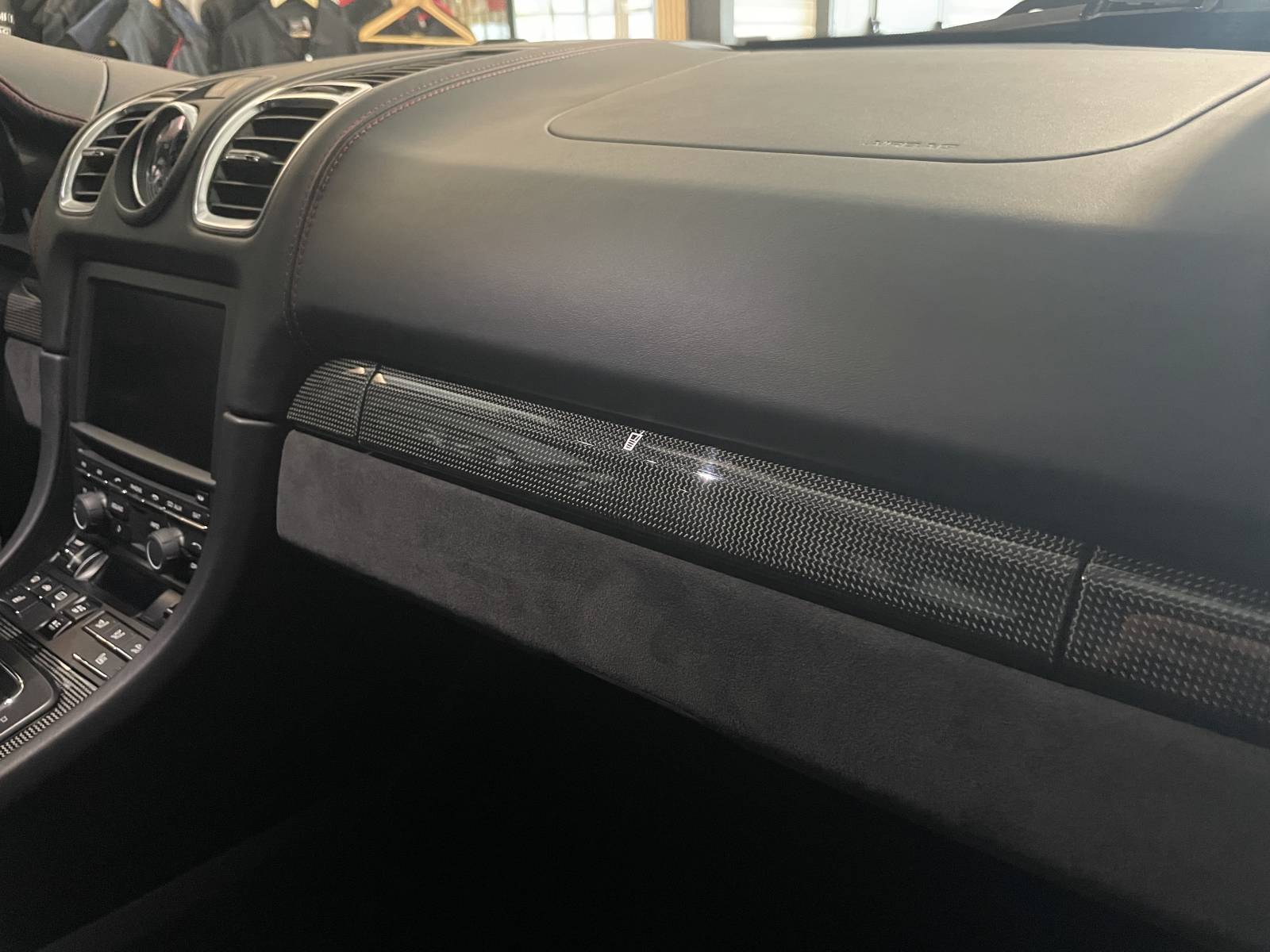 Une authenticité mécanique rare pour ce Porsche Cayman 3.4 GTS à la vente dans le Vaucluse.