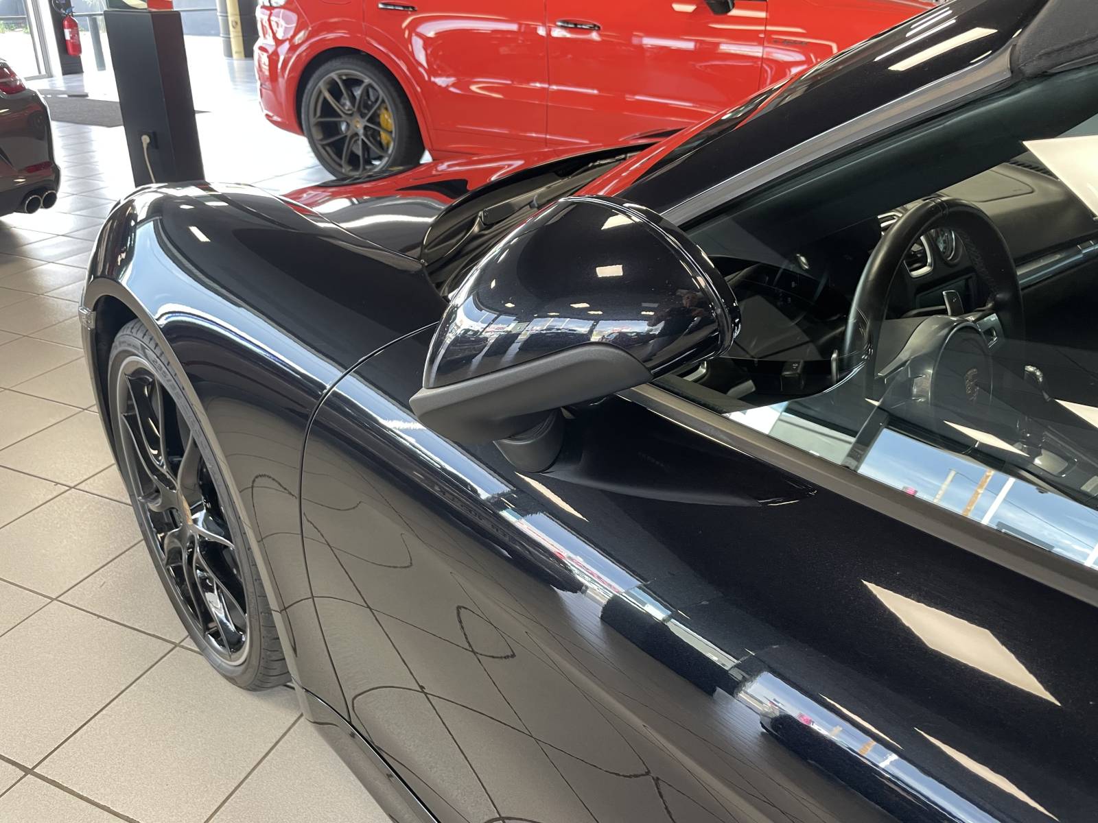  La Porsche Boxster 981 : Le roadster idéal pour vos balades gardoises