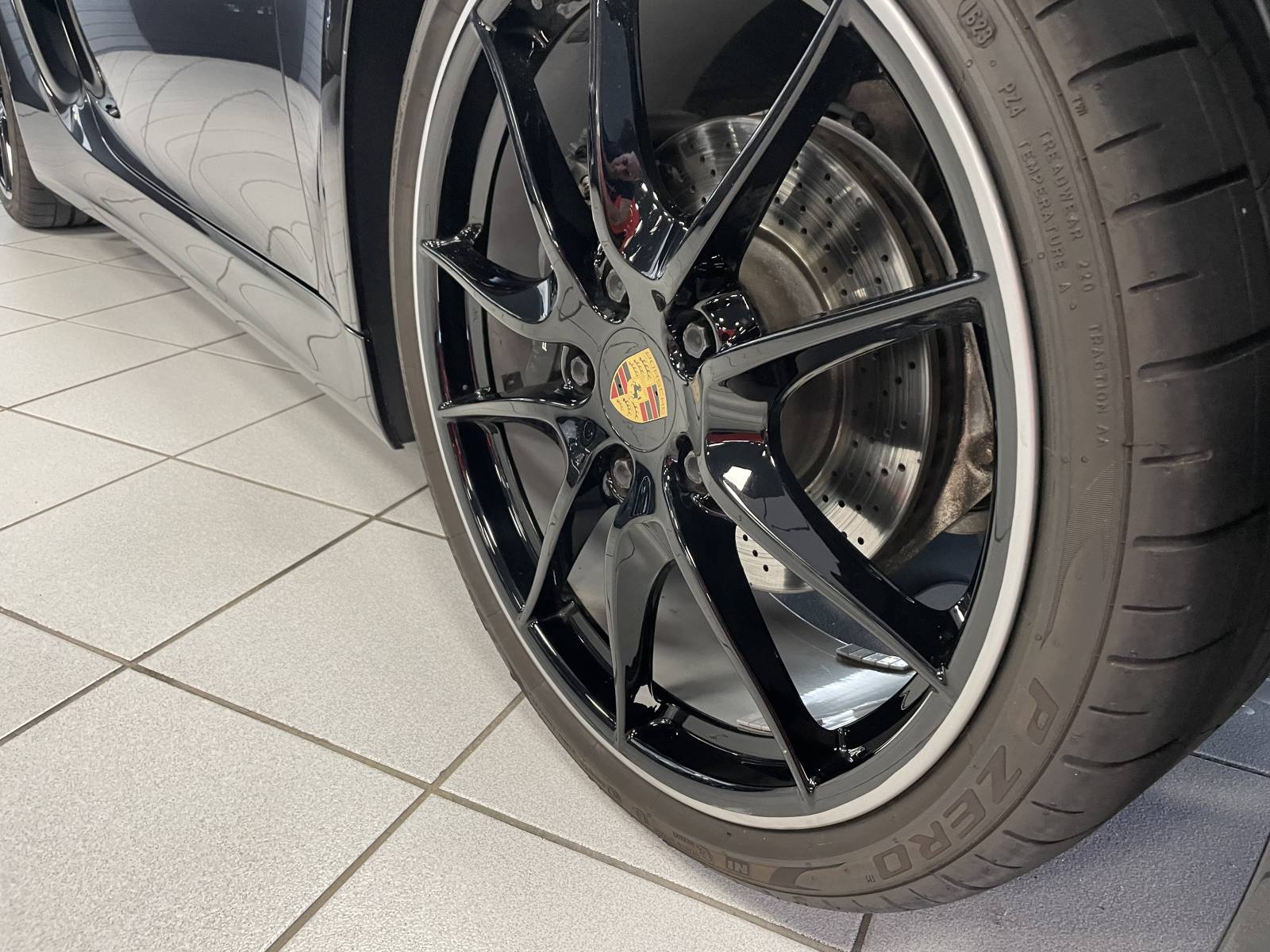 Découvrez le frisson de la conduite au volant d'une Porsche Boxster 981 à Nîmes