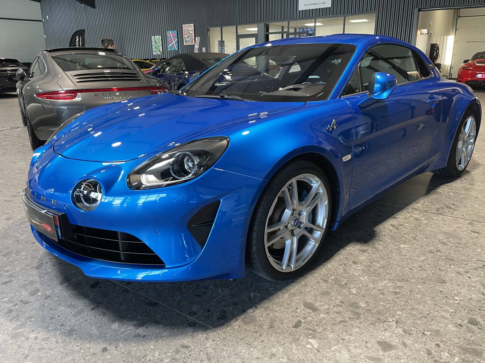 Découvrez cette magnifique Alpine A110 II 1.8 T 250 en finition Pure d'occasion à la vente à Nîmes dans le Gard chez MY DREAM CAR.