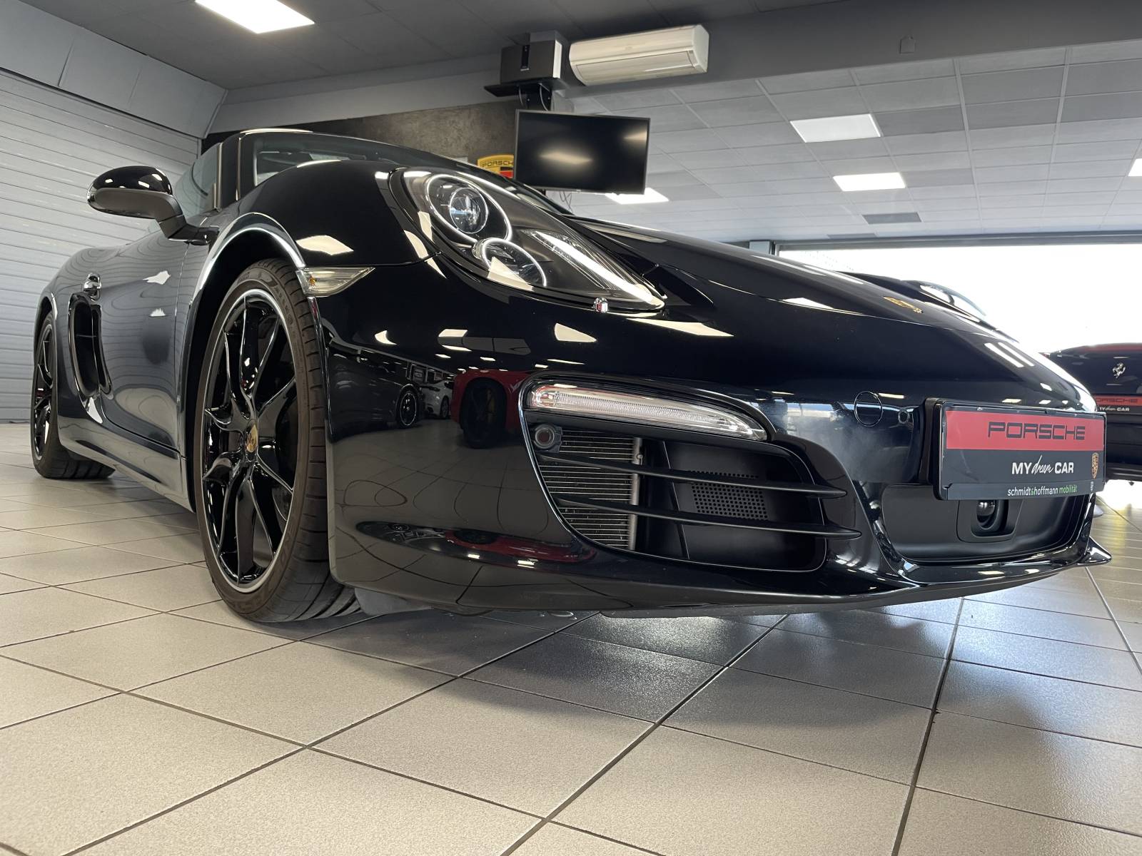 Performance et style réunis : La Porsche Boxster 981 à Nîmes