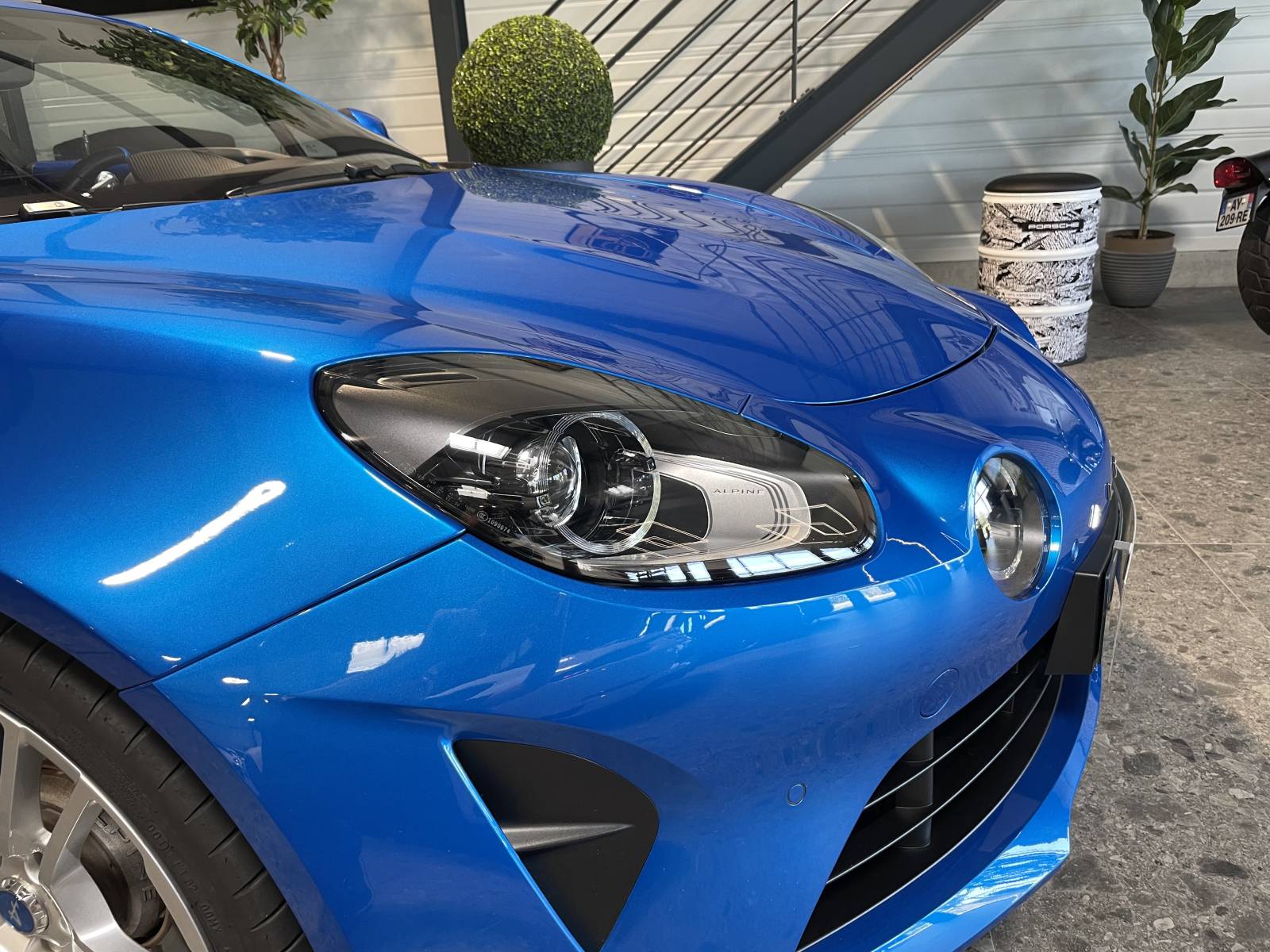 Une opportunité unique : l'Alpine A110 II 1.8 T 250 en finition Pure d'occasion à la vente à Nîmes dans le Gard signée MY DREAM CAR.