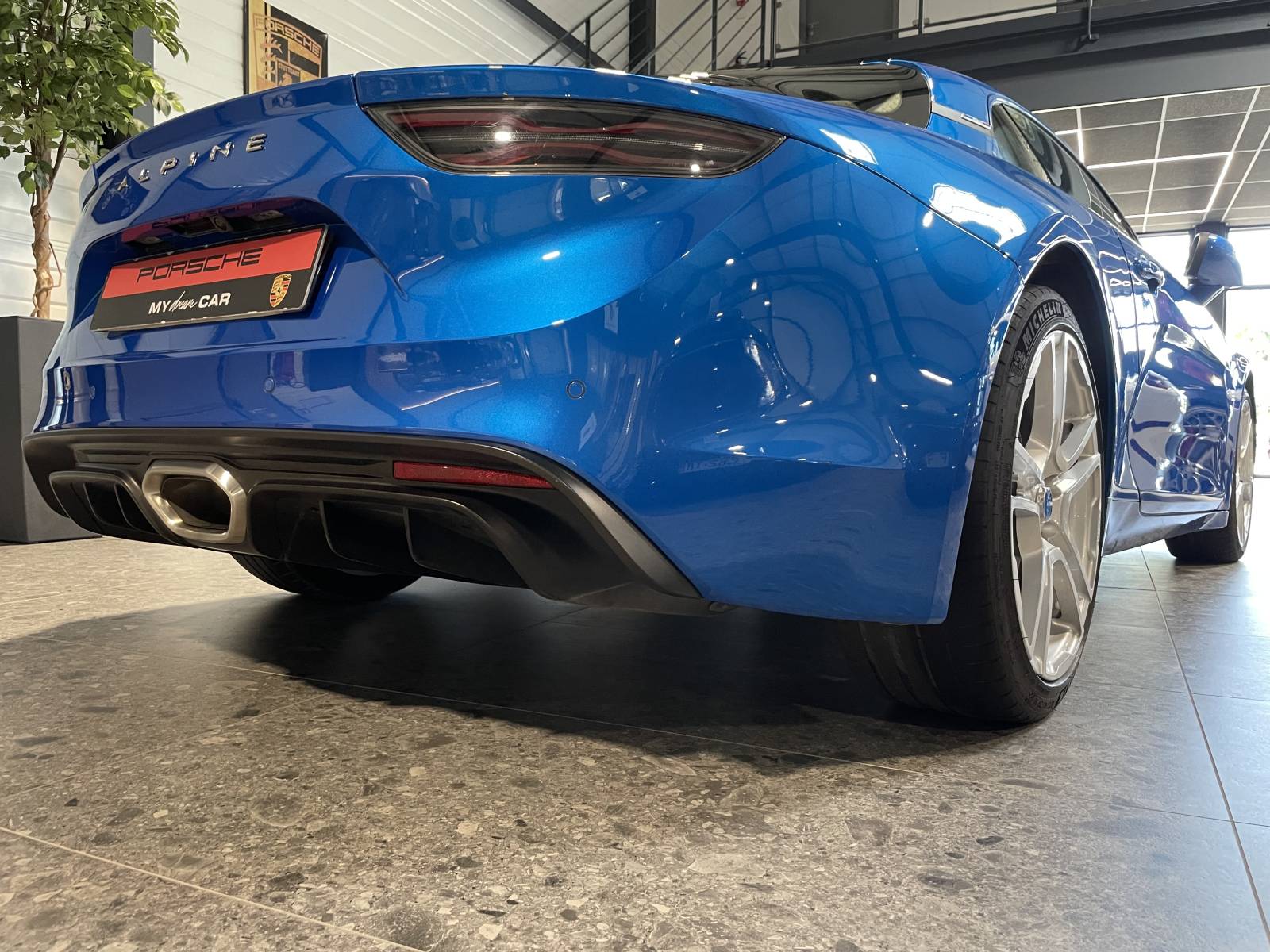 MY DREAM CAR présente : l'Alpine A110 II 1.8 T 250 en finition Pure d'occasion à la vente à Nîmes dans le Gard, prête à prendre la route.