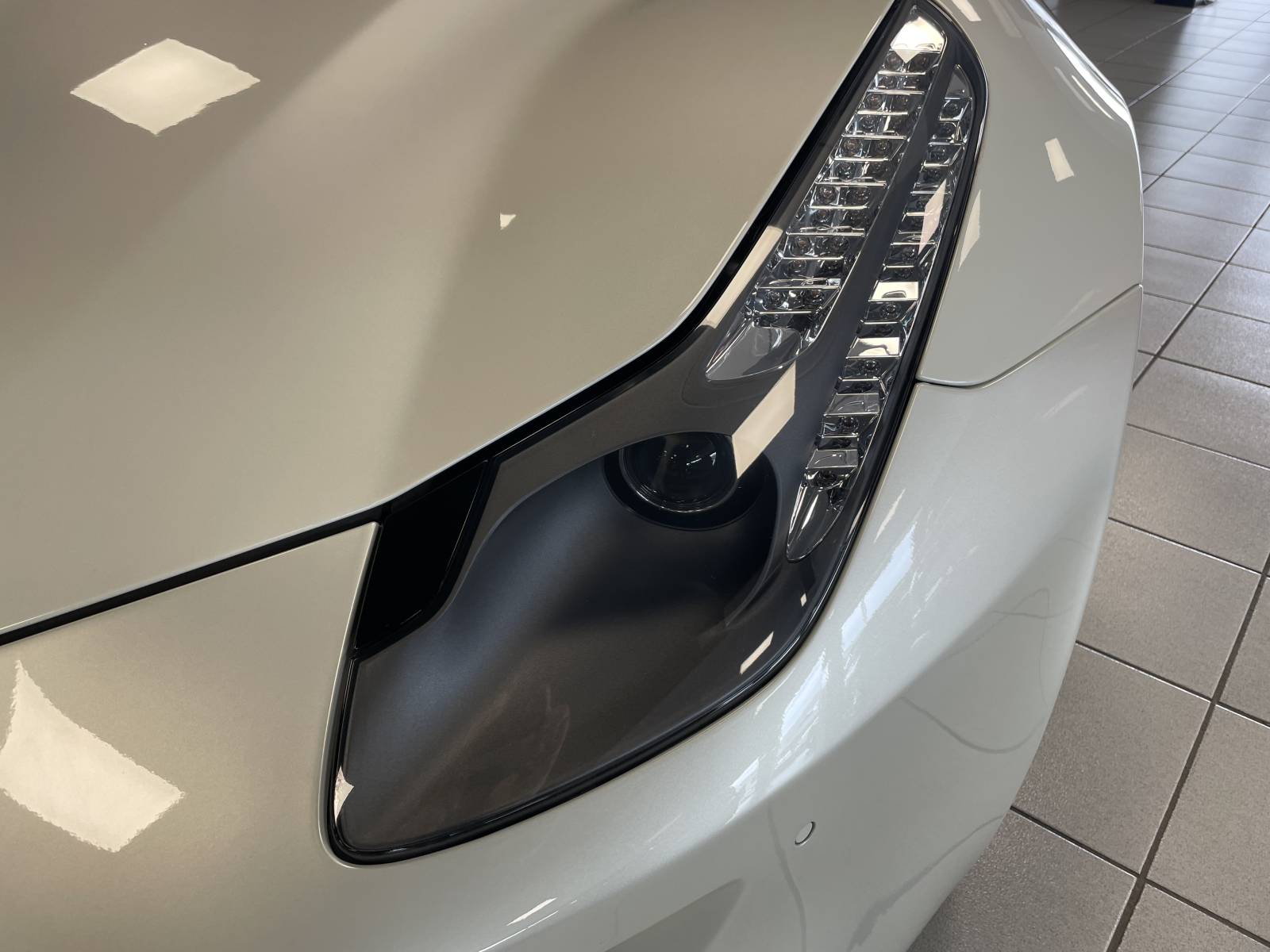 Prenez place au volant de la Ferrari FF et vivez l'expérience du luxe