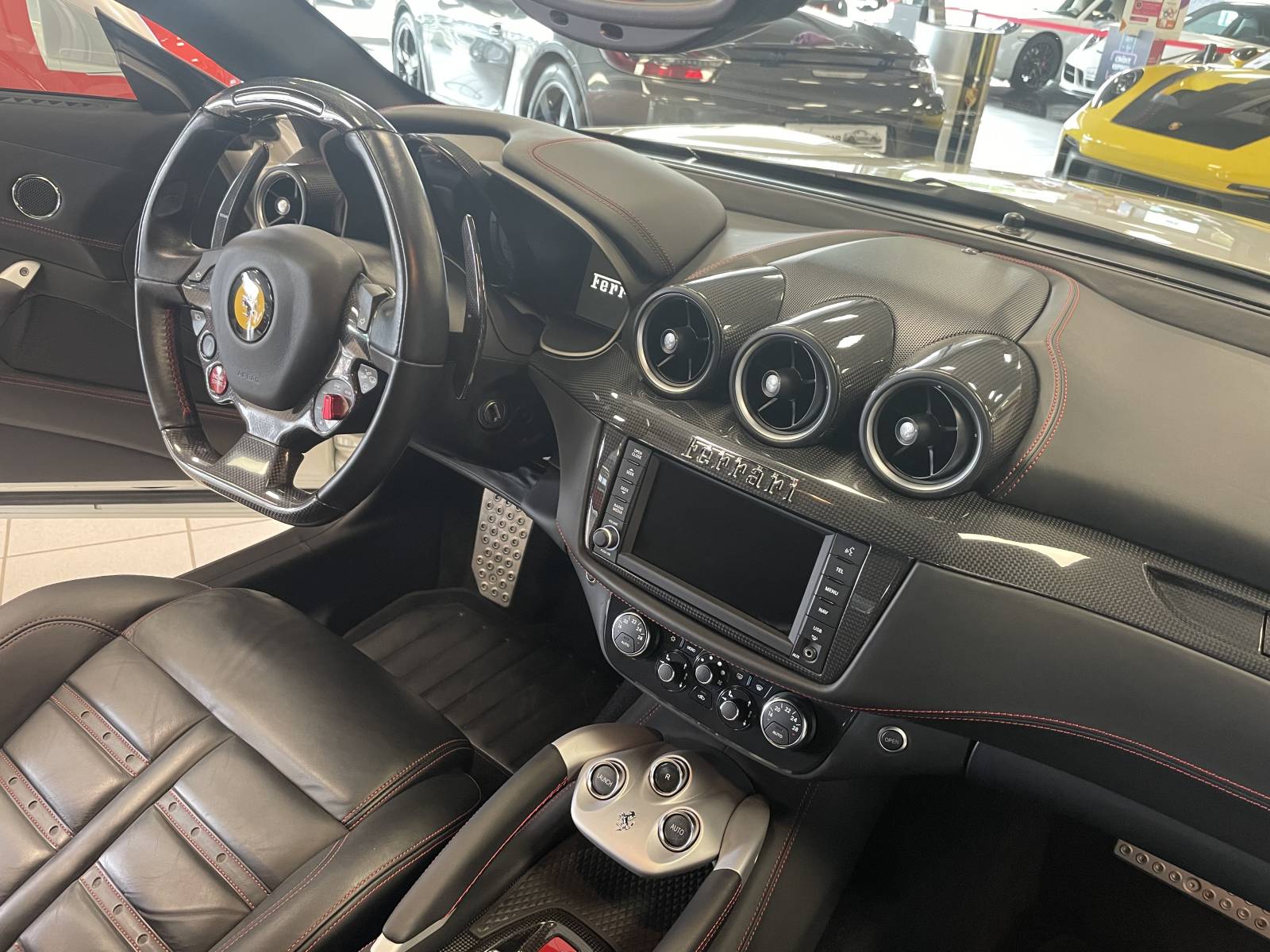 Faites-vous plaisir avec une Ferrari FF