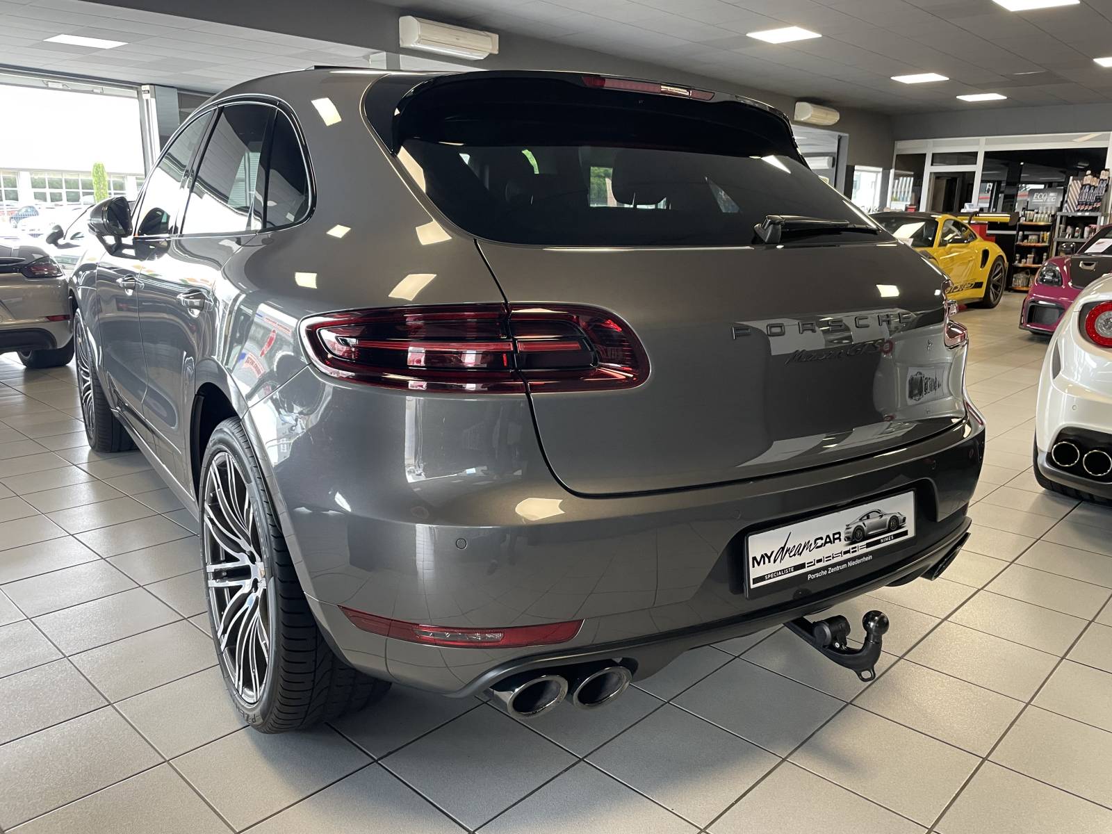 Performance et raffinement : Le Macan, un concentré de l'excellence Porsche.