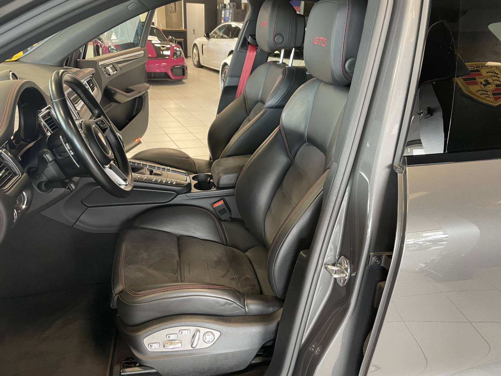 Un SUV qui vous procure des émotions : Le Macan, l'expérience Porsche.