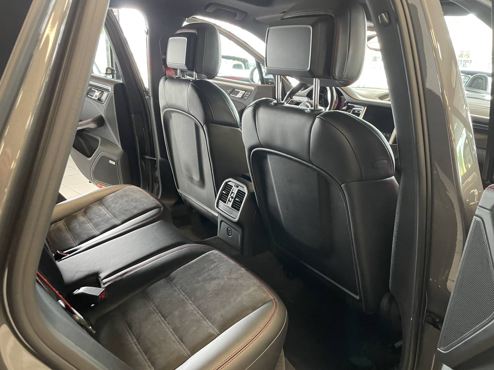 Le Macan : Un SUV qui vous donne envie de dépasser vos limites.