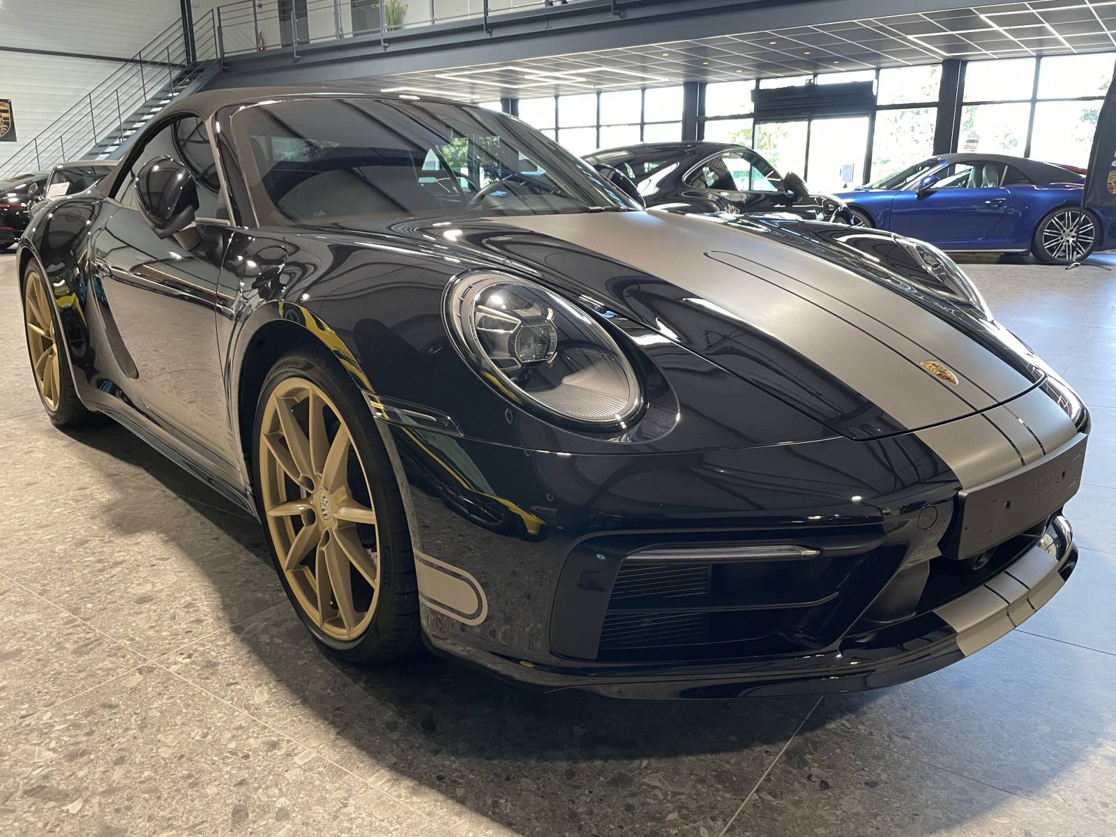 Prête à prendre la route : PORSCHE 911 CARRERA 4S TYPE 992 CABRIOLET d'occasion à la vente près de Montpellier dans l'Hérault.