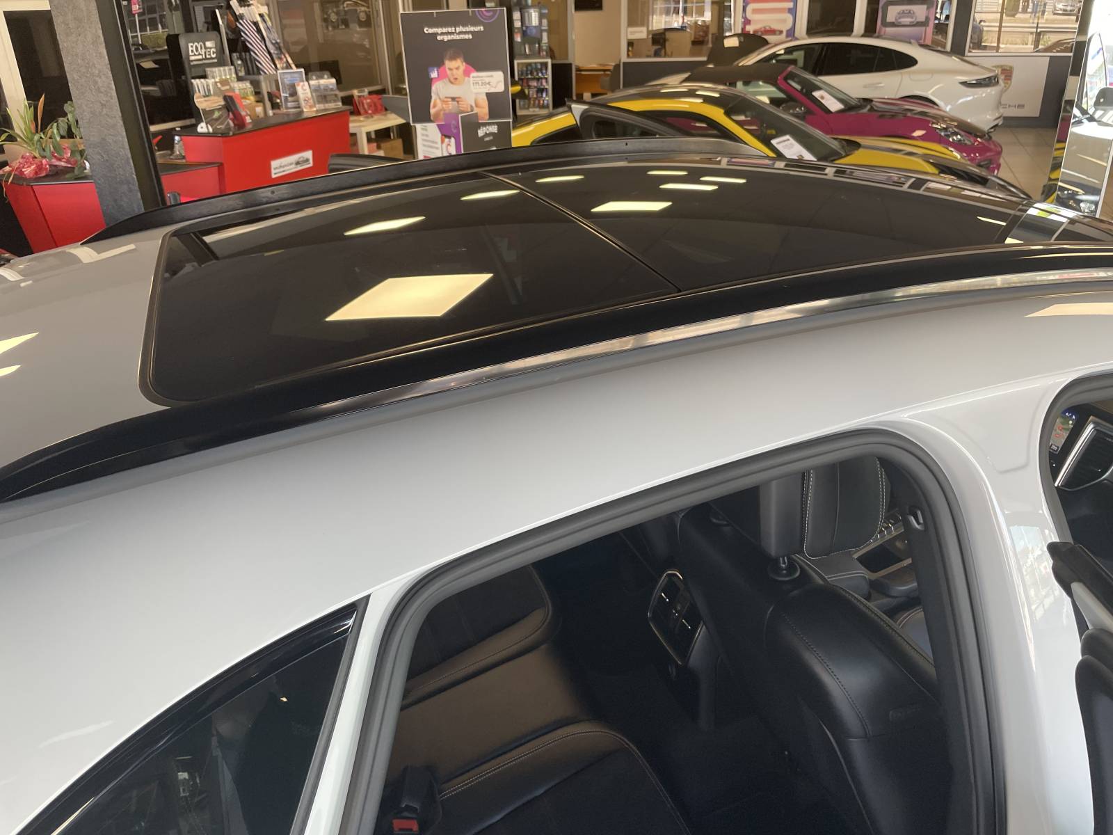 Confort absolu : Sièges sport GTS avec mémoire et massage pour un soutien optimal.