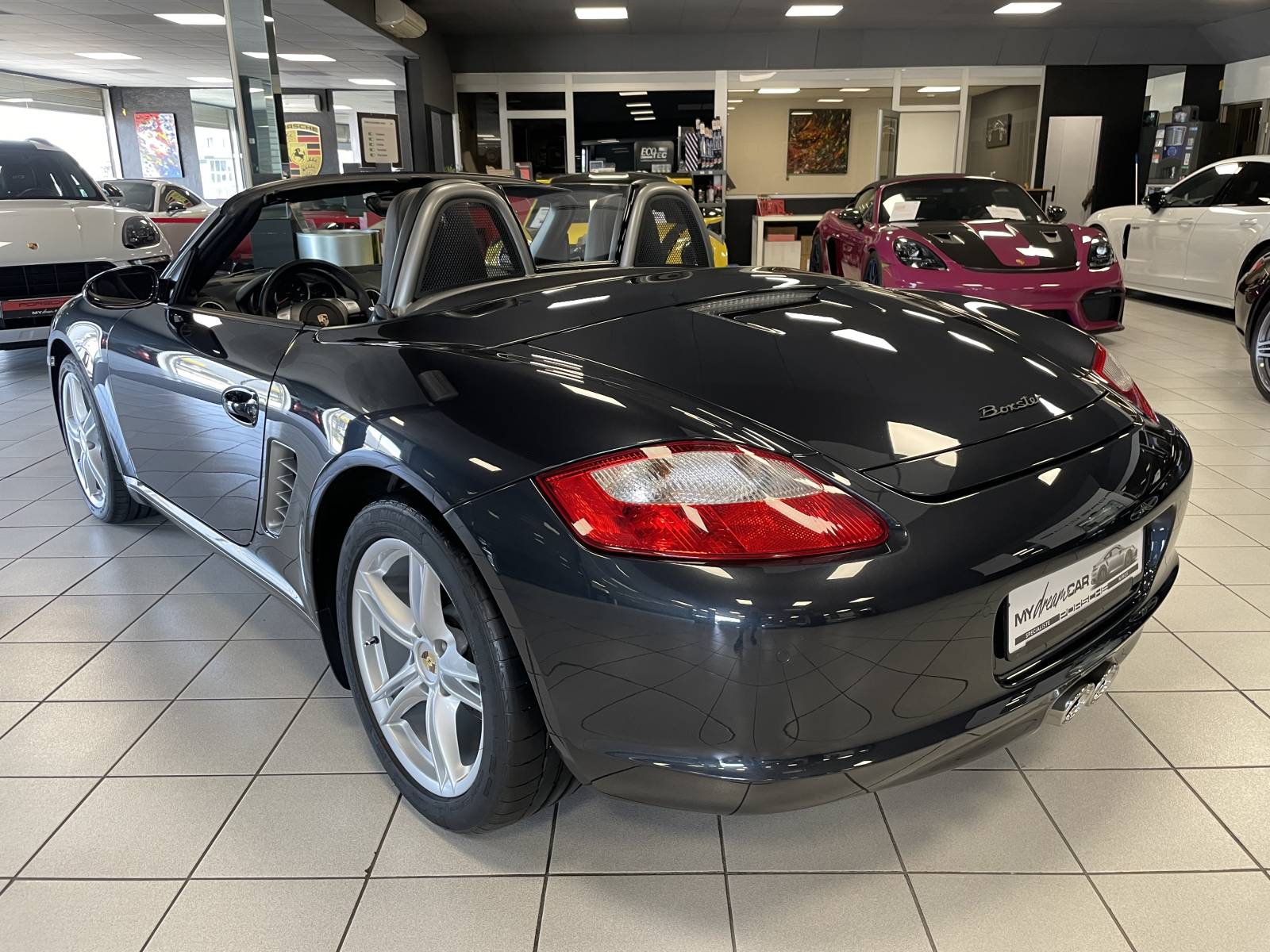 Plongez dans l'univers Porsche avec ce splendide Boxster II 987 d'occasion à Nîmes.