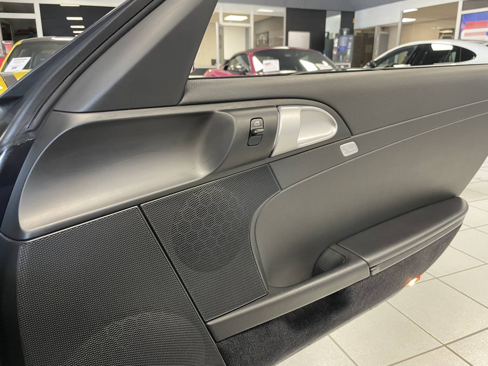 Un rêve accessible : ce Porsche Boxster II 987 d'occasion vous attend à Nîmes.