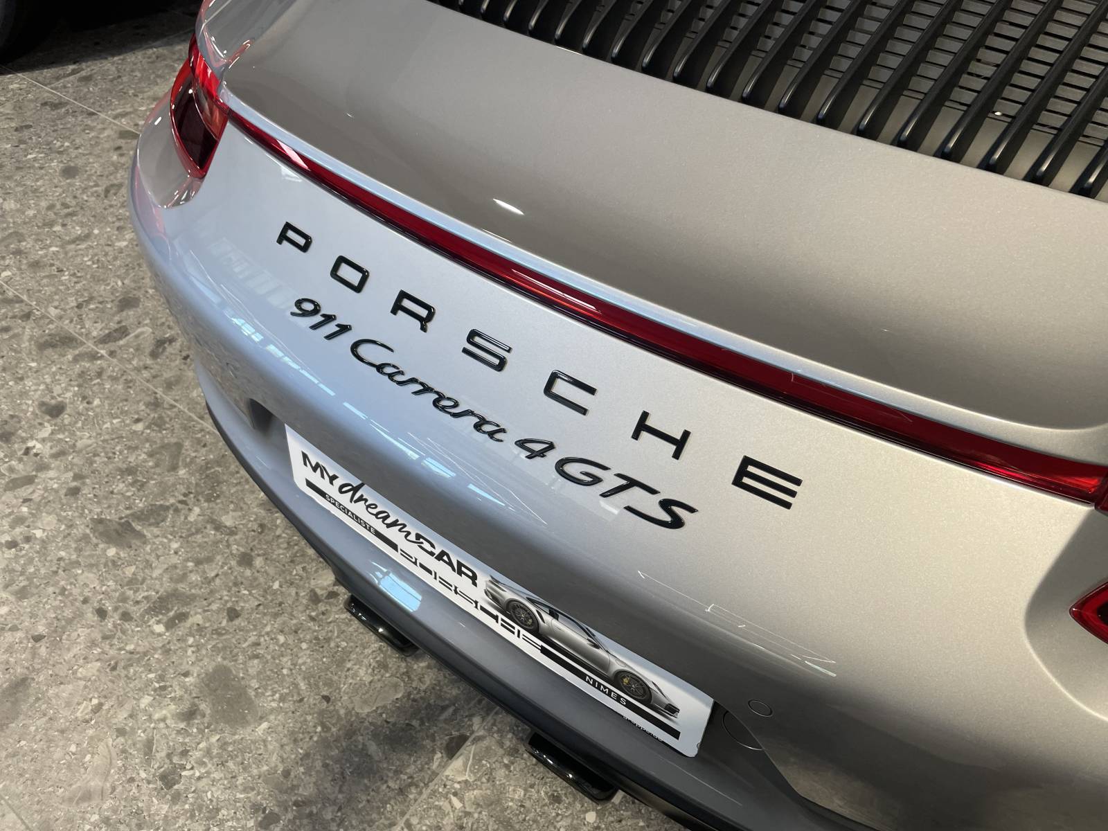 Parfait état: Porsche 991 Carrera 4 GTS à saisir.