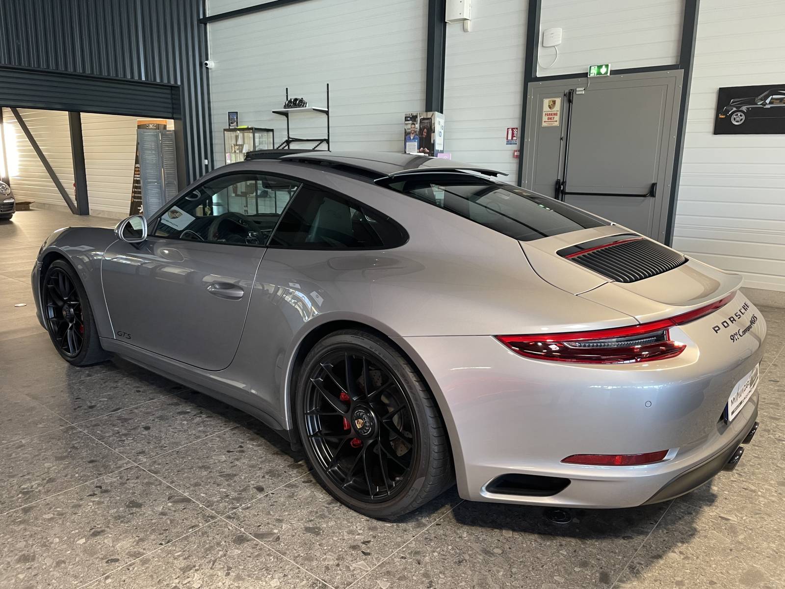 Porsche 991 Carrera 4 GTS: Très bon état, faible kilométrage.