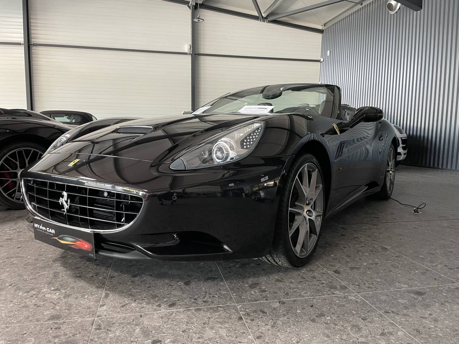 Supercar Ferrari California de collection à Nîmes