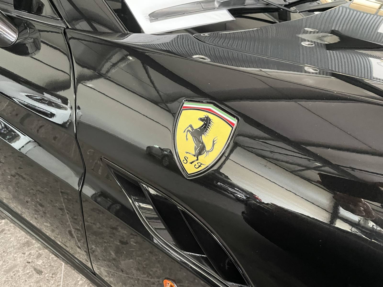 Véhicule de prestige : Ferrari California à vendre dans le Gard