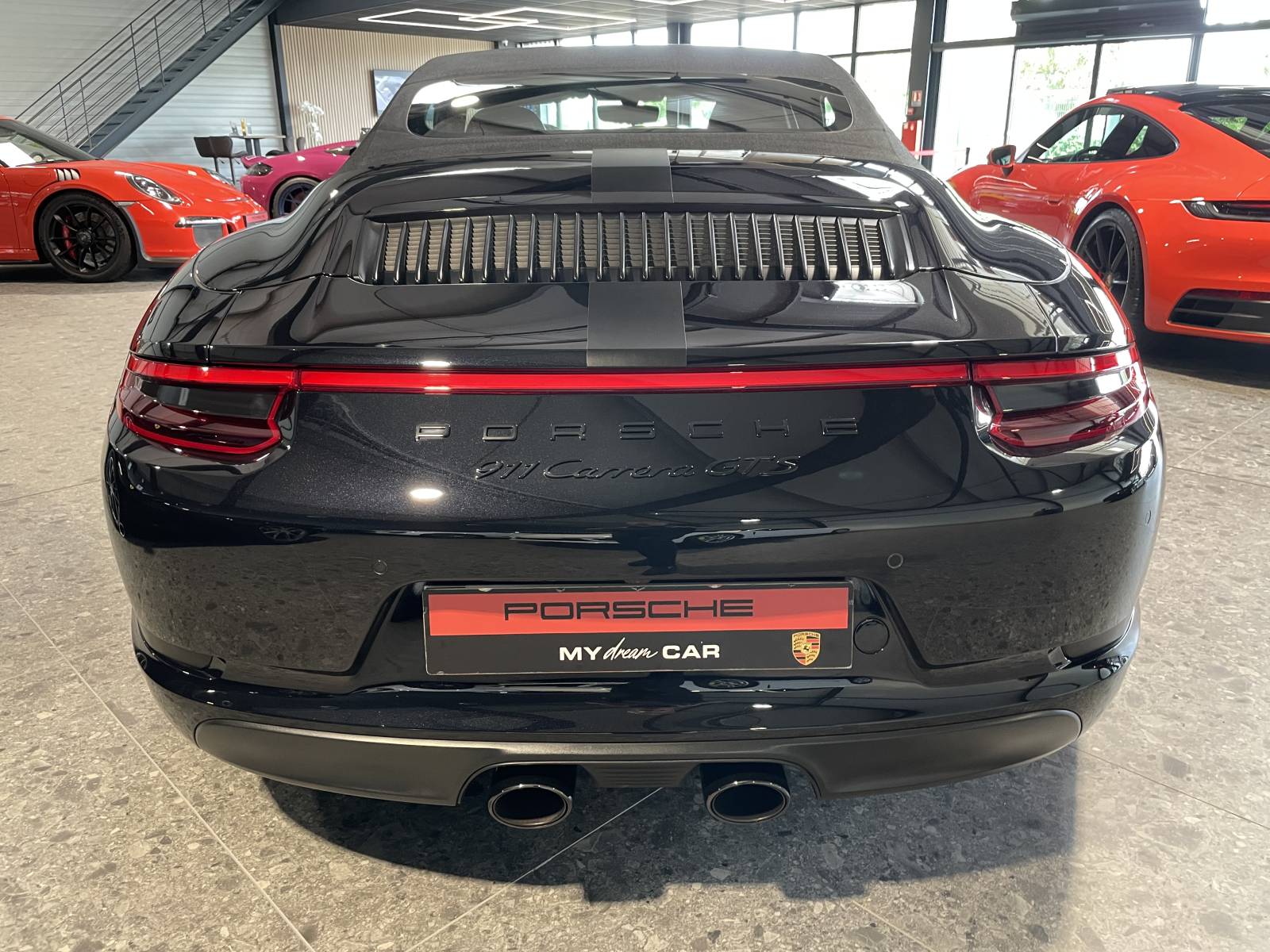 Intérieur cuir, moteur puissant : Cette Porsche 991 GTS Cabriolet a tout pour vous plaire.