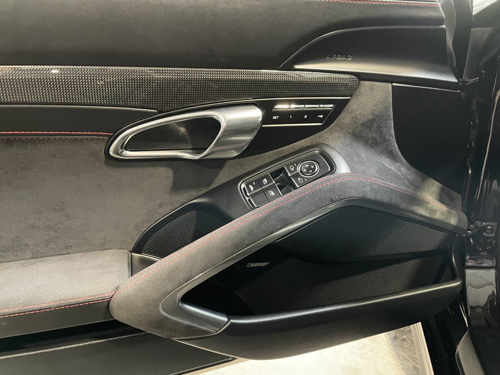 Toit ouvrant électrique, sièges chauffants : Le confort en plus avec cette 991 GTS.