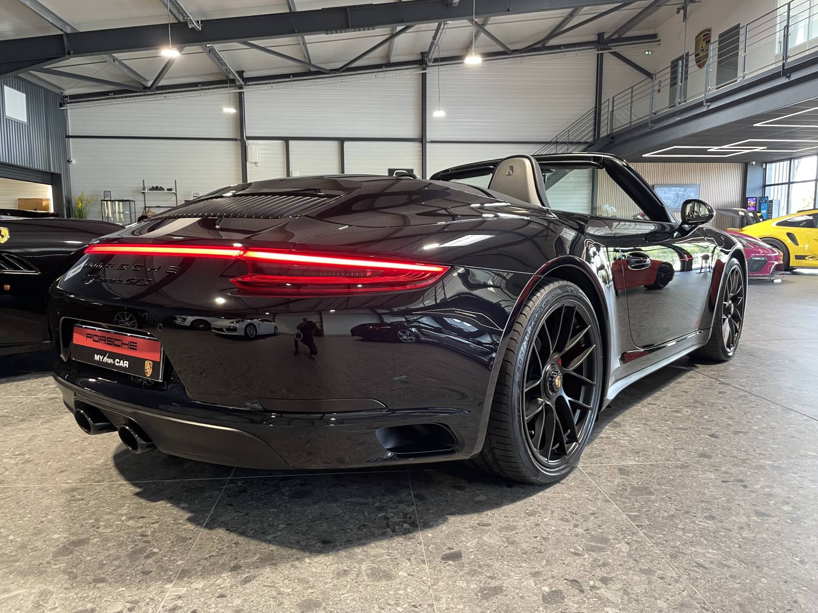 Occasion unique : Porsche 991 Carrera GTS Cabriolet à vendre près de Nîmes.