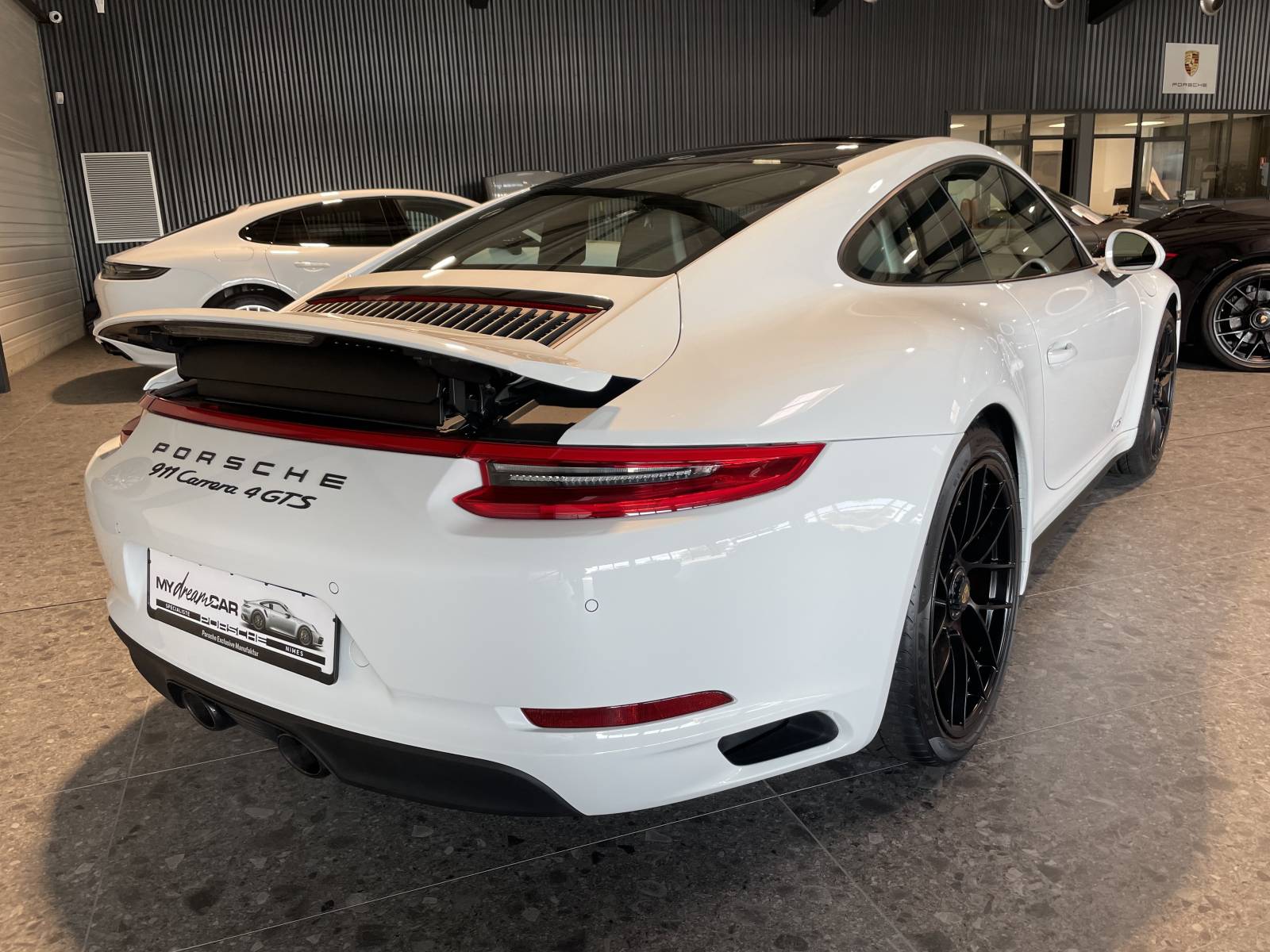 La qualité d'une Porsche 991 Carrera 4 GTS occasion certifiée pour l'achat par MY DREAM CAR.