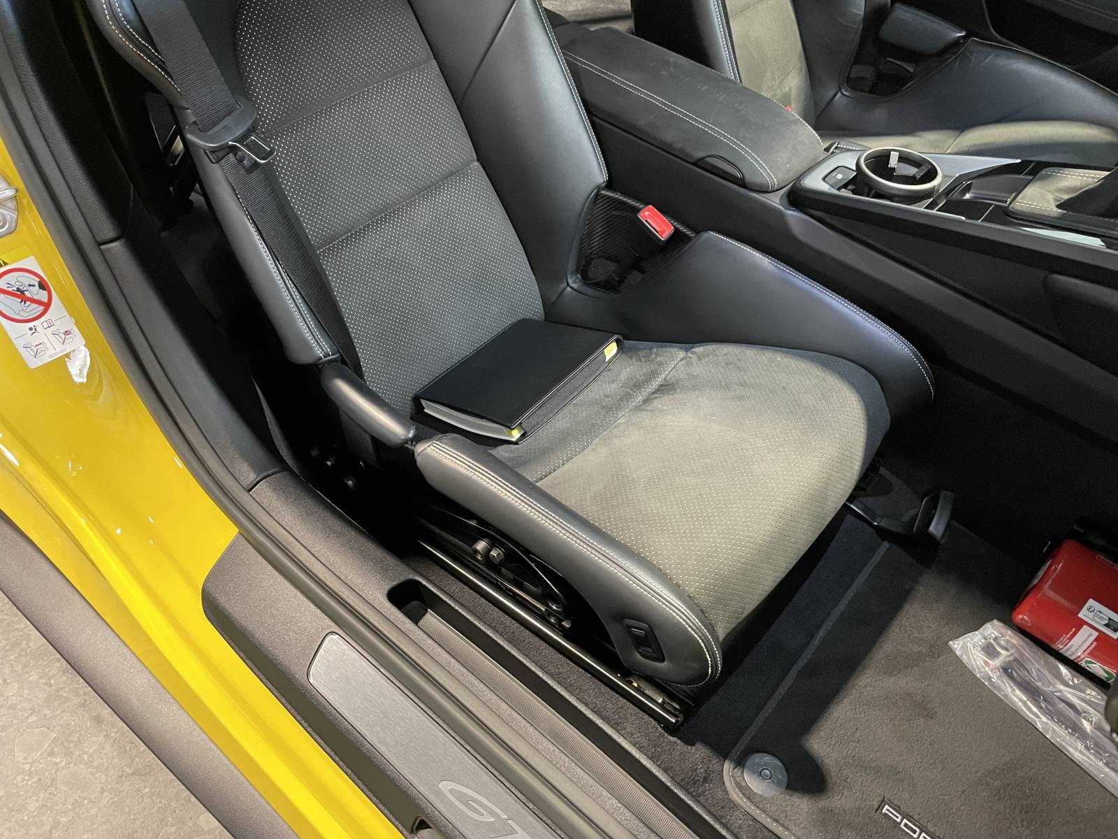 Adrénaline garantie : Essayez cette 992 GT3 et ne la lâchez plus.