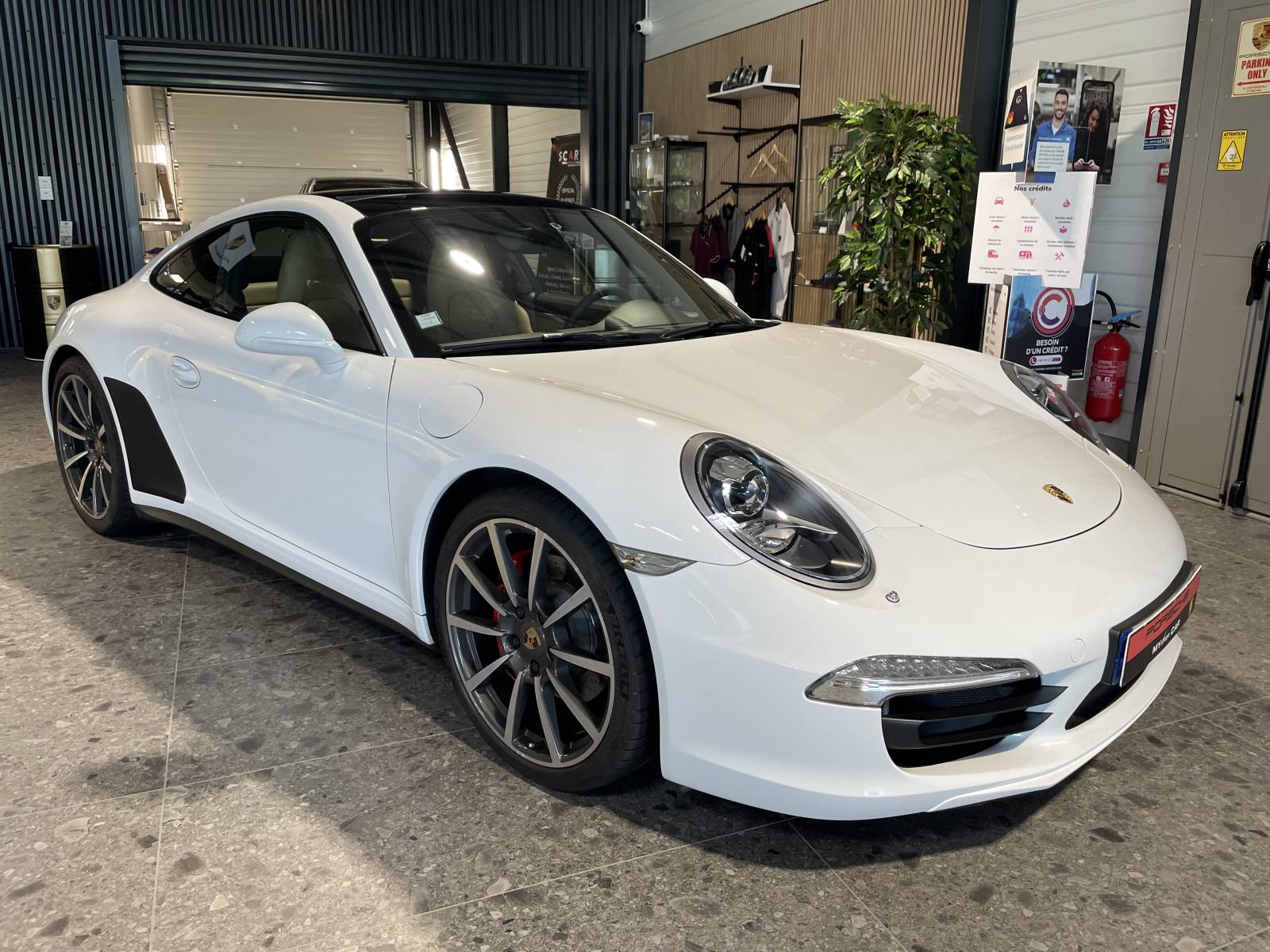 Garage Porsche proposant des services de detailling à Ales 30 dans le Gard