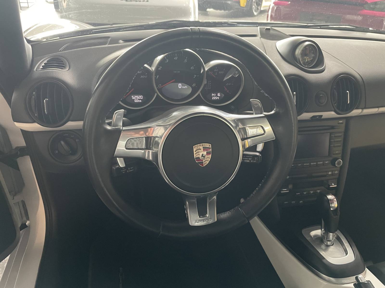 Porsche Cayman R : L'évasion commence ici