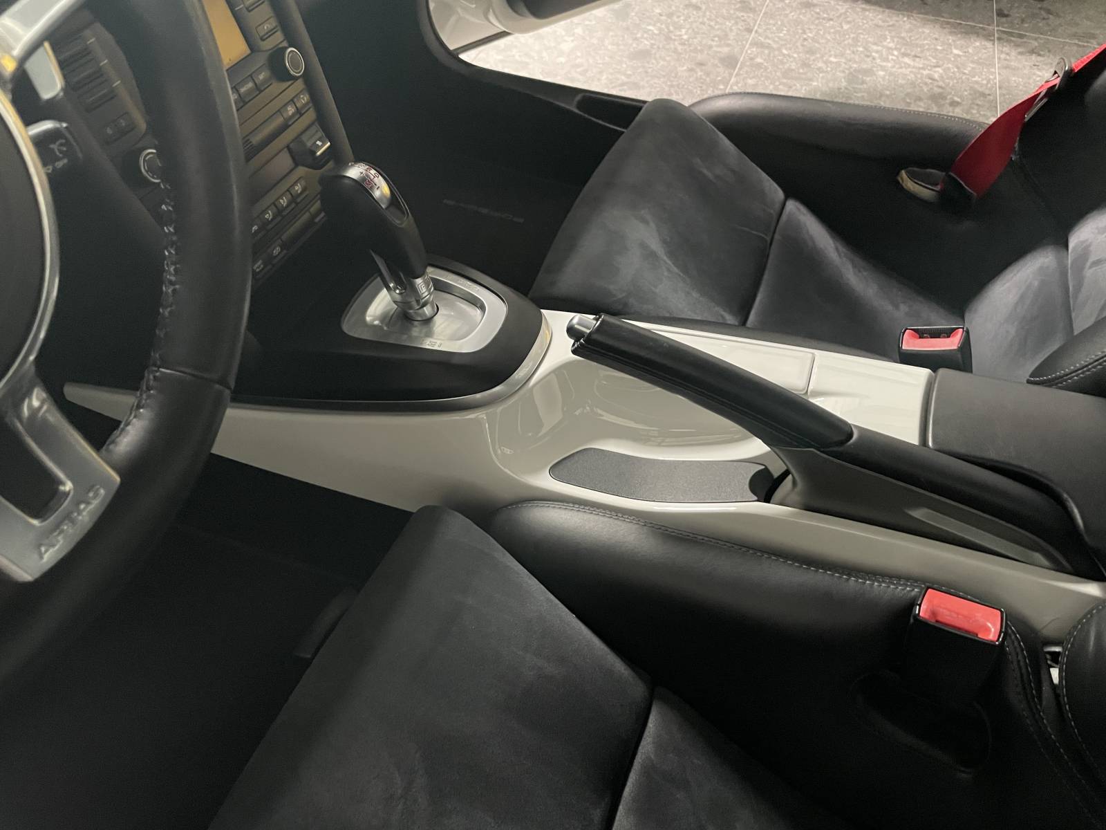 Cayman R 987 : Une légende à votre portée