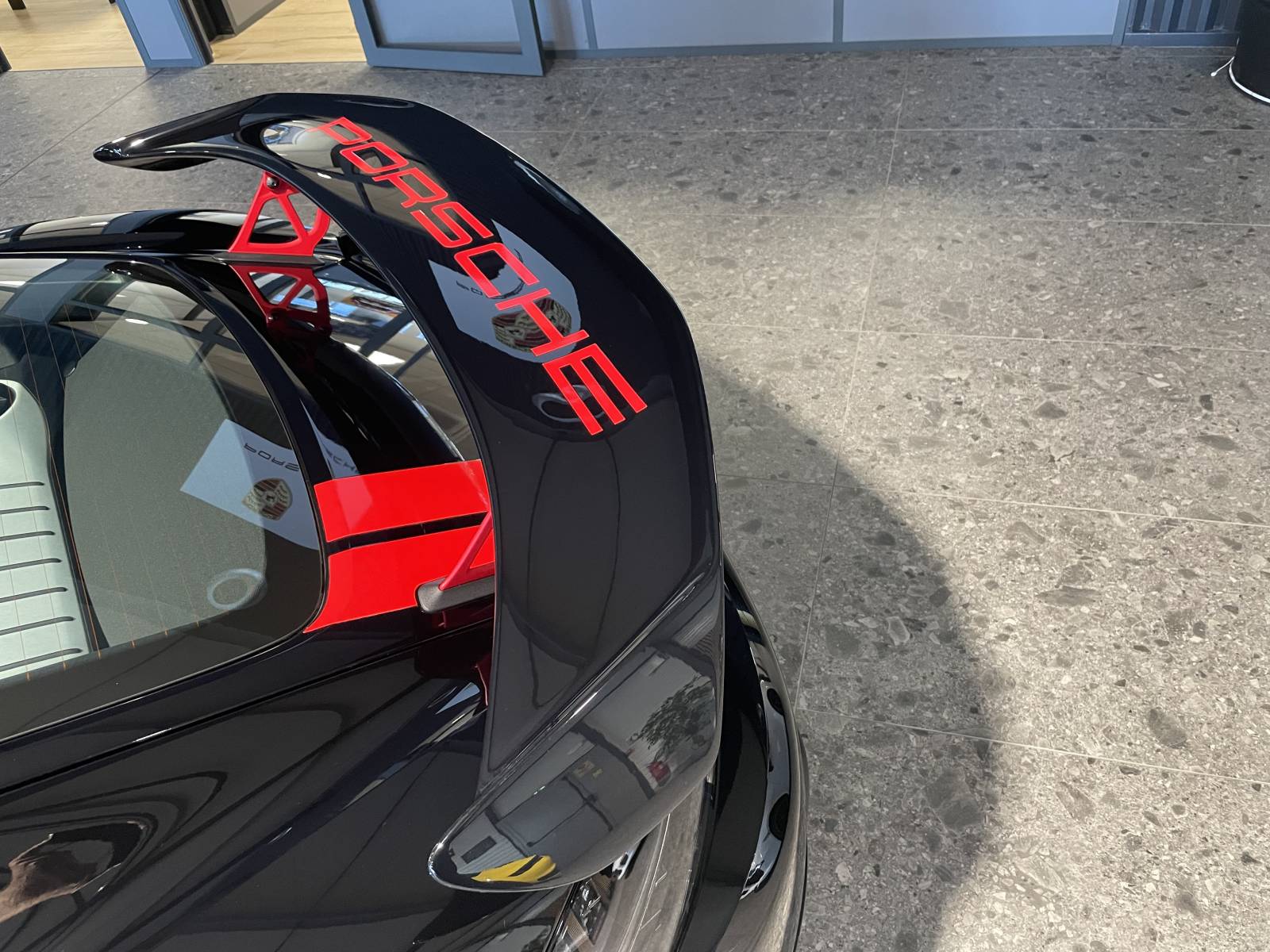 Porsche 718 Cayman GT4 4.0 disponible à la vente à Nîmes