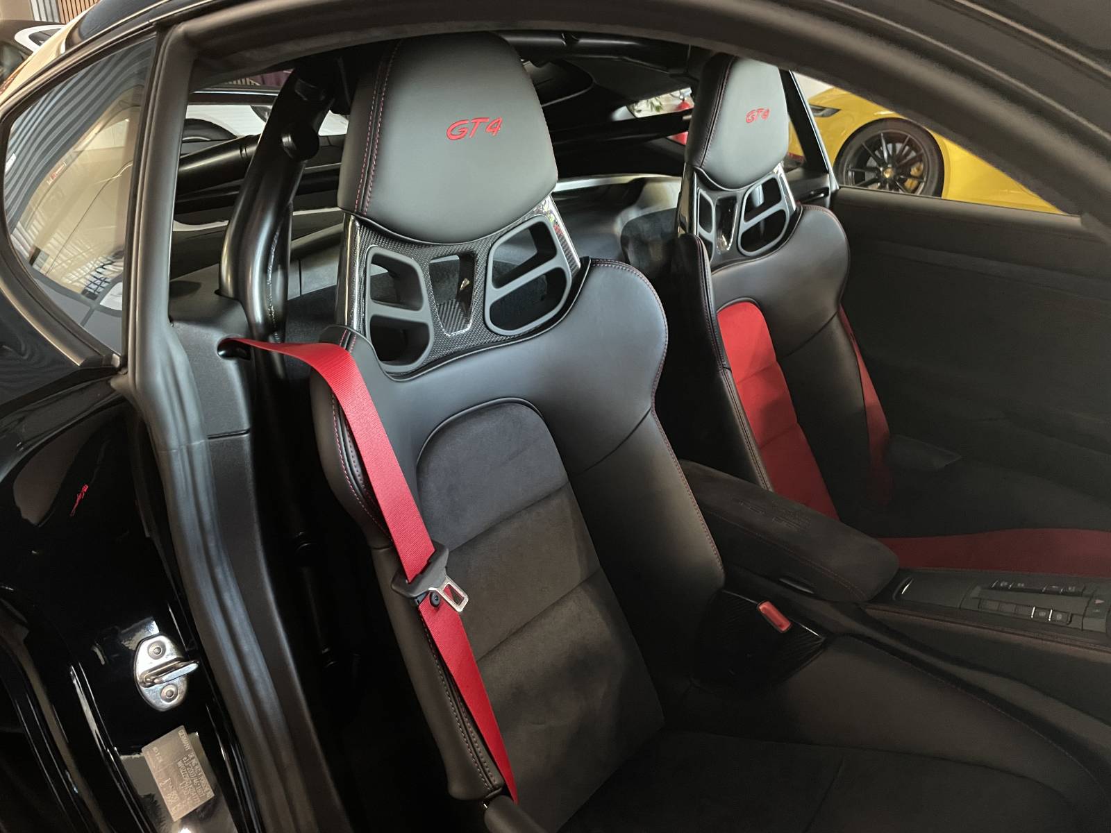 Sièges baquets de la Porsche 718 Cayman GT4 Sport Cup Edition