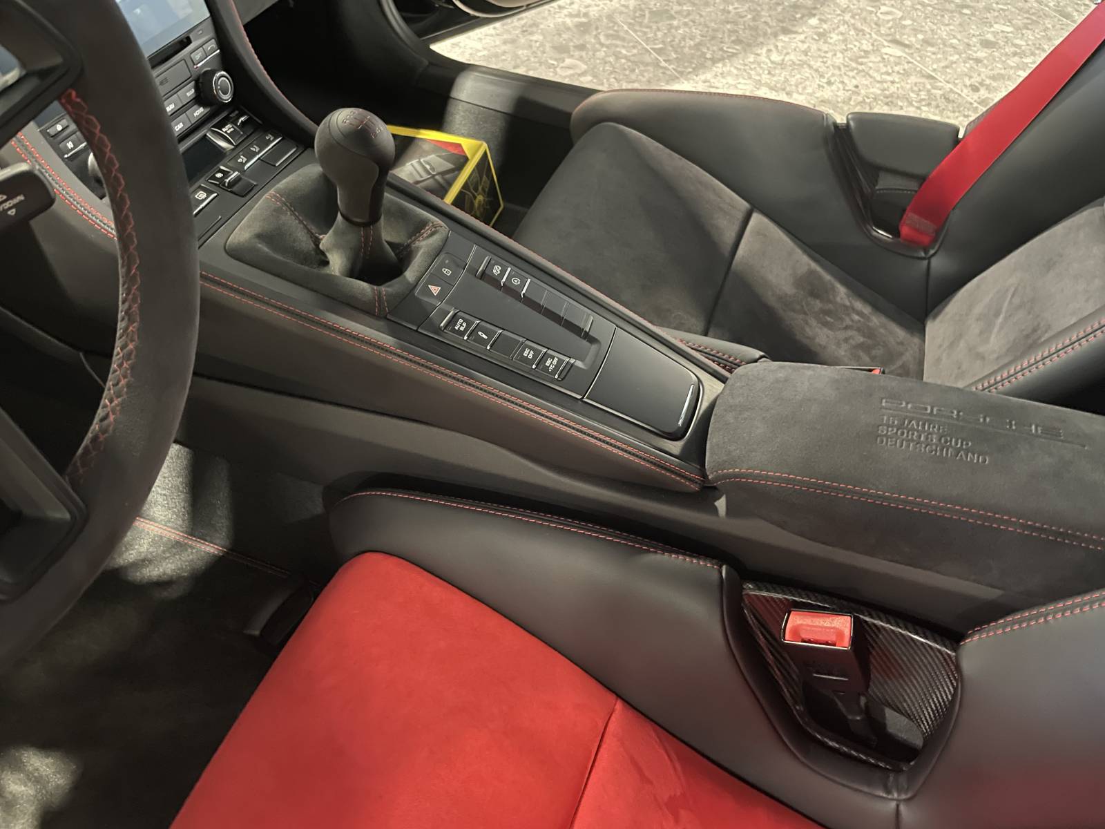 L'expérience de conduite ultime : Porsche 718 Cayman GT4 Sport Cup Edition