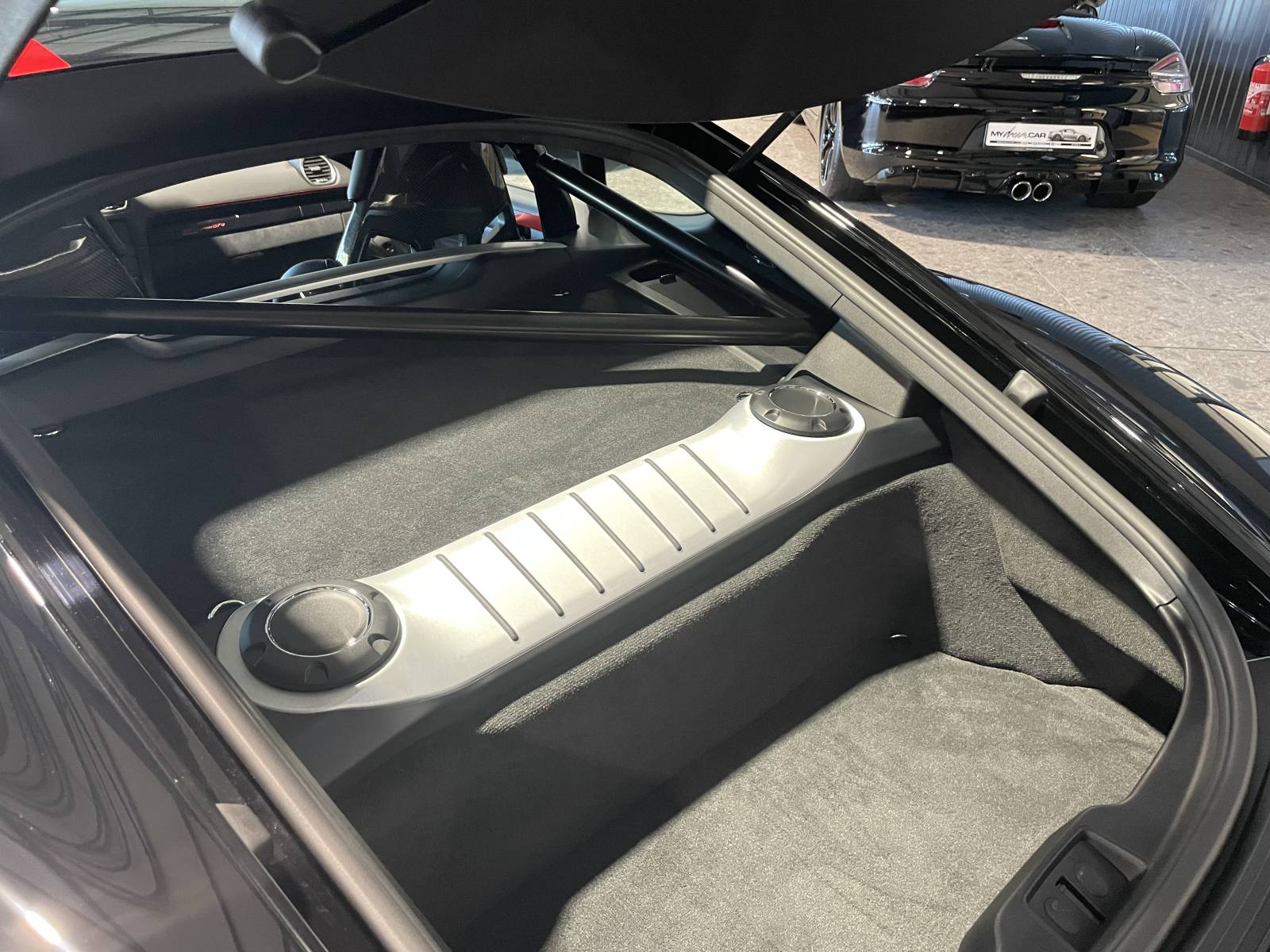 Sensations fortes garanties avec la Porsche 718 Cayman GT4 Sport Cup Edition