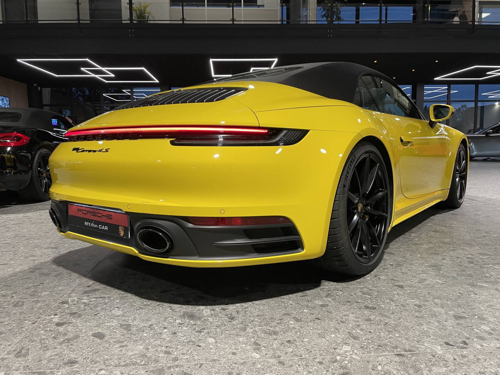 Vente Porsche 992 Carrera 4S Cabriolet : Sportivité et élégance dans le Vaucluse.