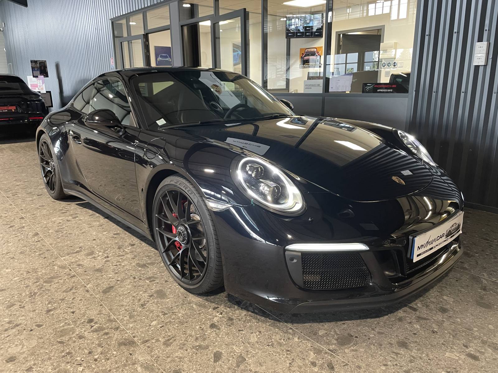 Porsche 991 Carrera 4 GTS : La sportivité à l'état pur.