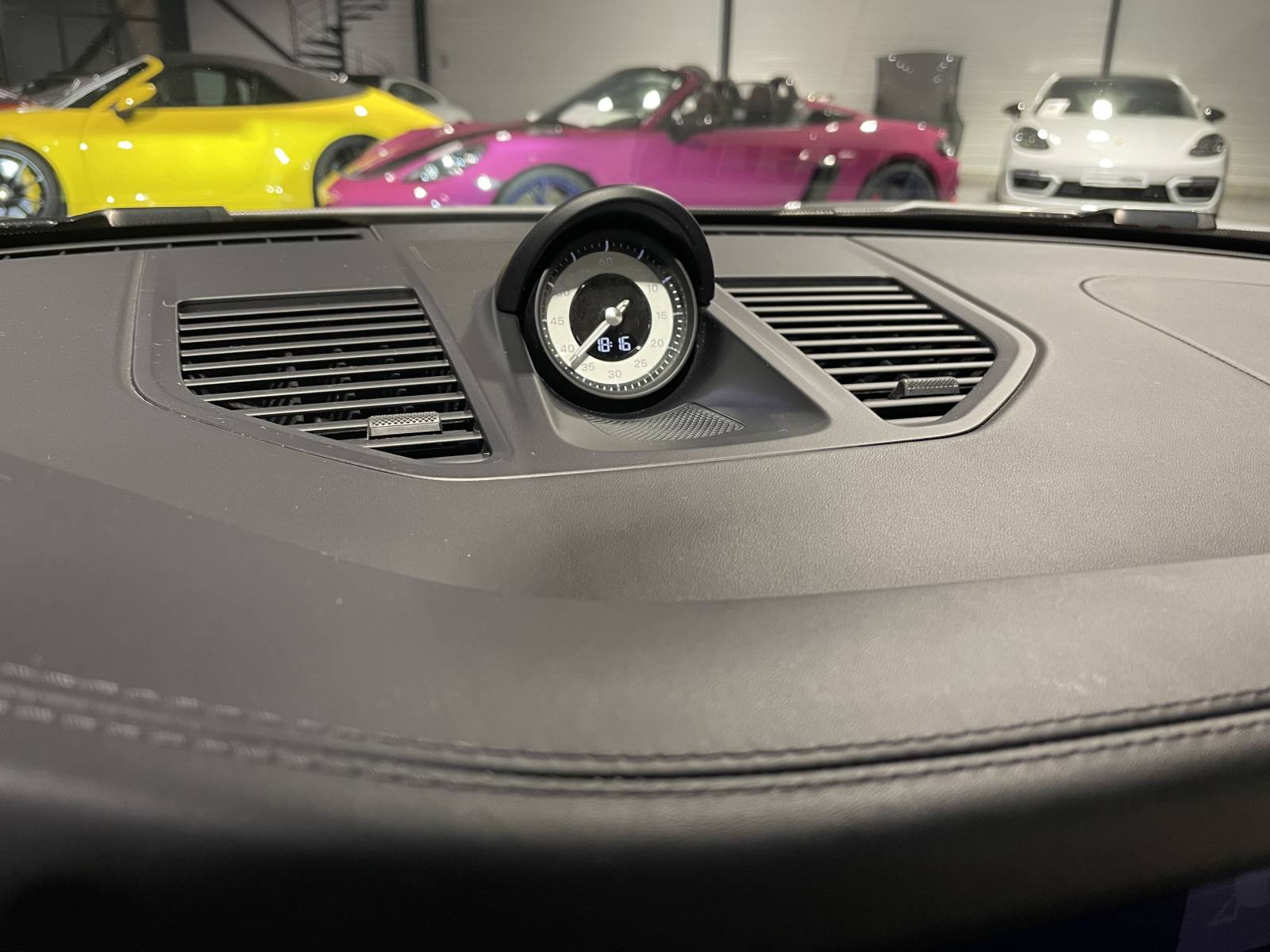 Porsche 992 Carrera 4S d'occasion à la vente près Avignon dans le Vaucluse