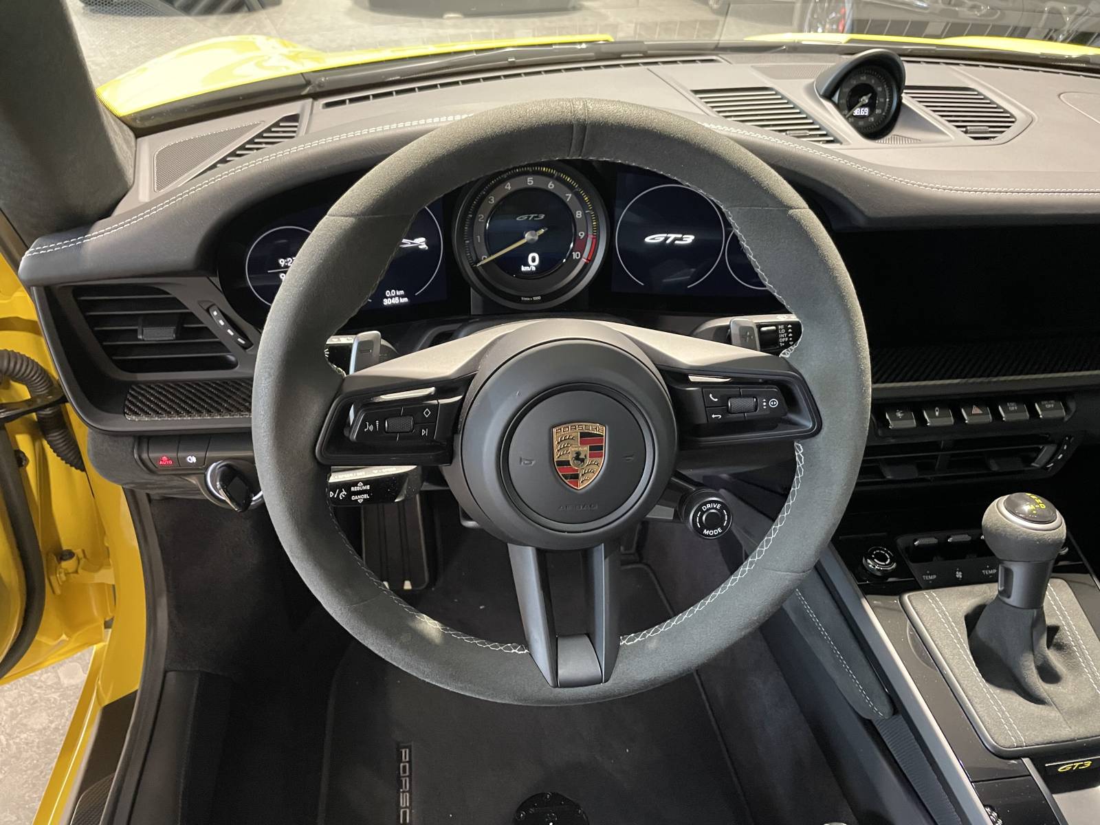 Véhicule d’exception : Porsche 911 GT3 992 PDK visible à Nîmes dans le Gard (30)