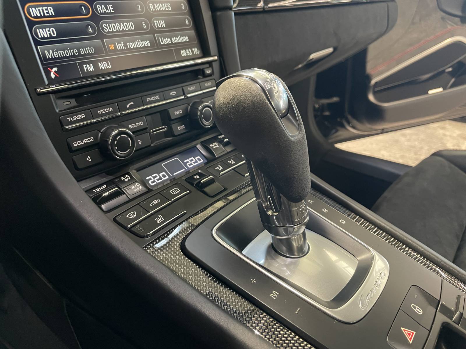 Motorisation puissante et boîte PDK : un plaisir de conduite inégalé.