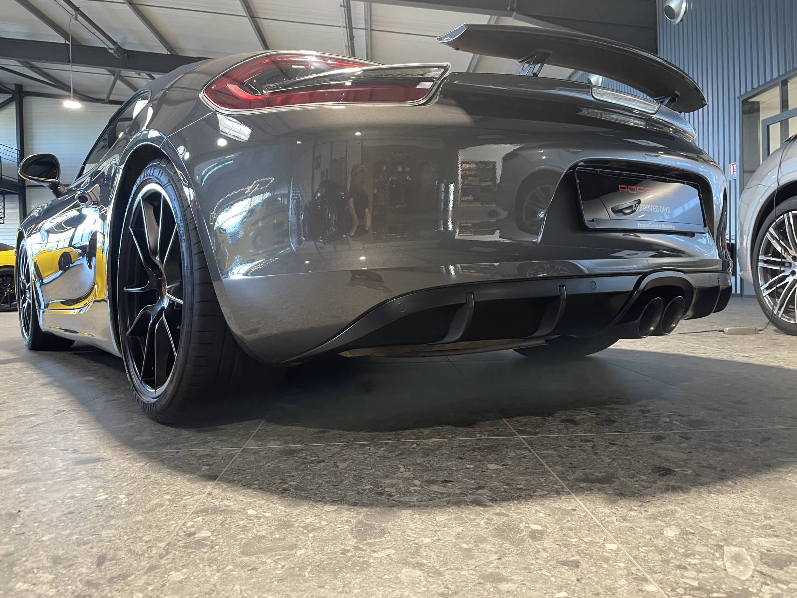 Chaque courbe est une invitation : découvrez les sensations de la Boxster GTS.