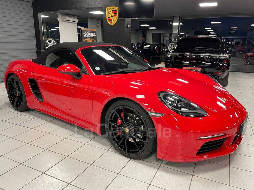 PORSCHE 718 BOXSTER