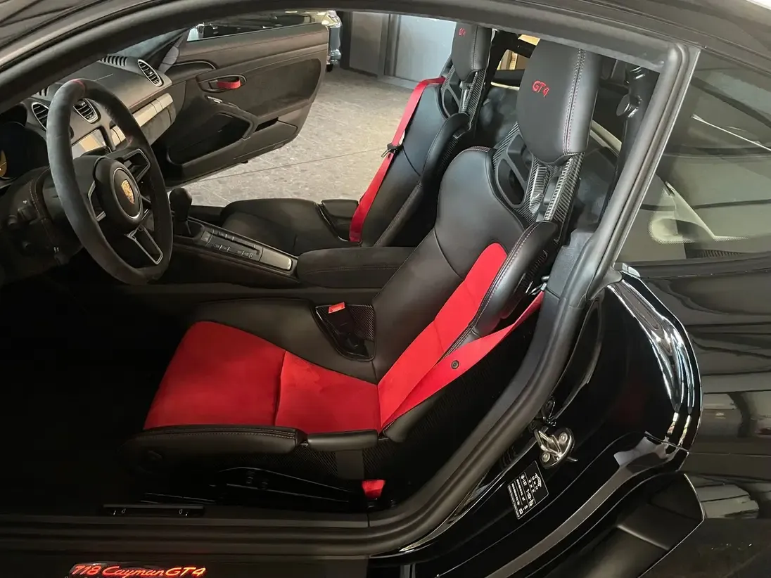 Faire l'acquisition d'une légende à Nîmes dans le Gard : Porsche 718 GT4 420 ch.