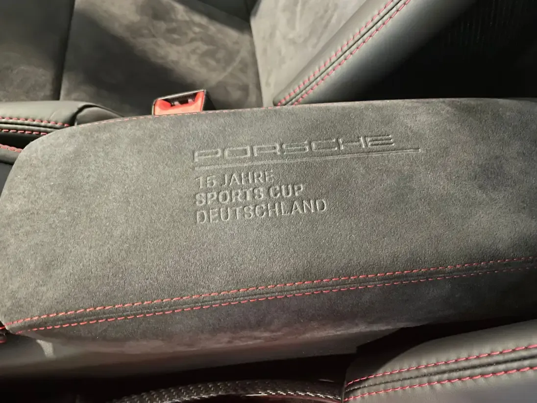 Spécialiste de la vente et de la commercialisation de véhicules Porsche de prestige dans le Gard.