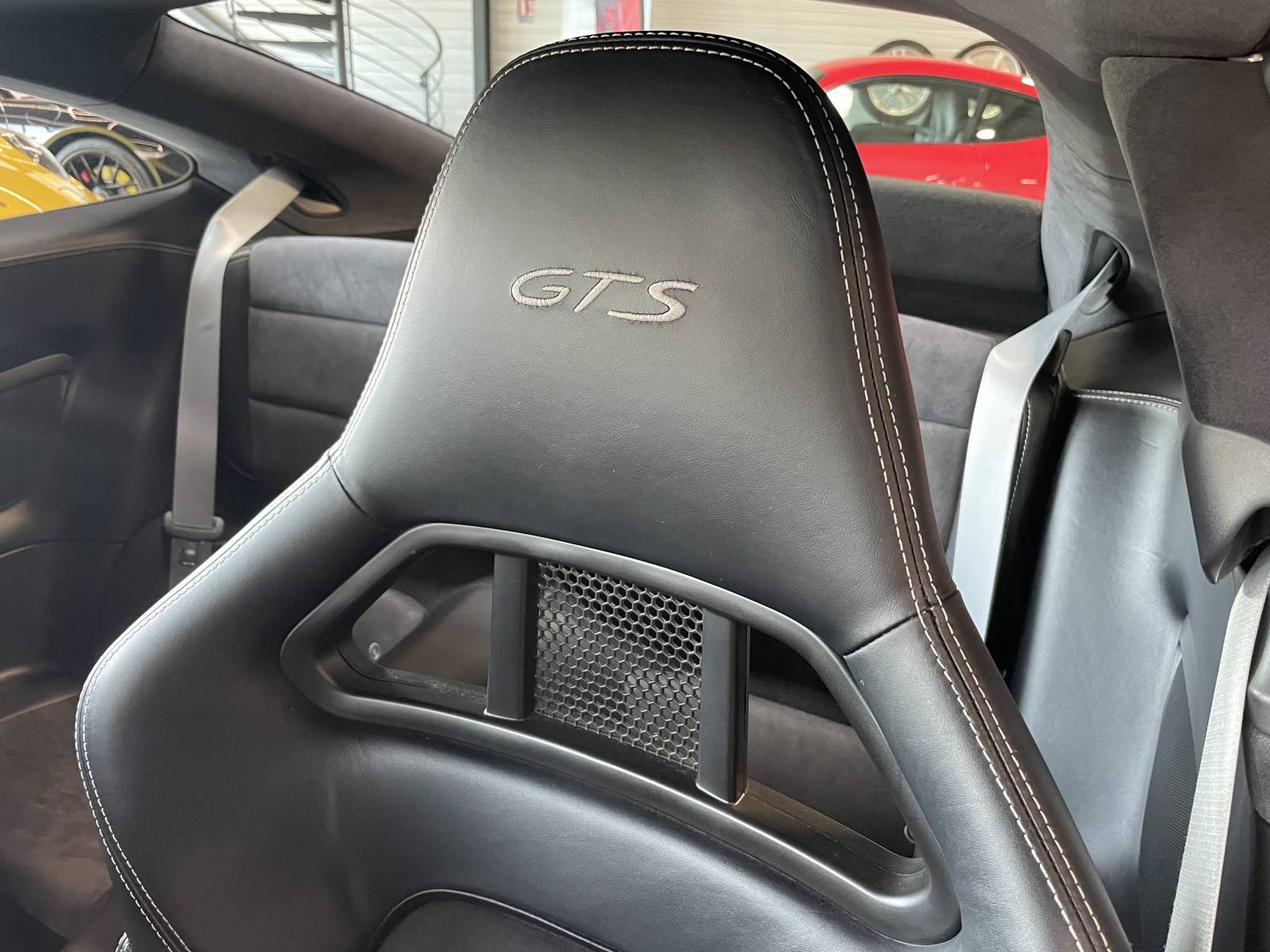 Véhicule Porsche 911 Type 991 Phase 2 Carrera GTS à vendre dans le Sud de la France