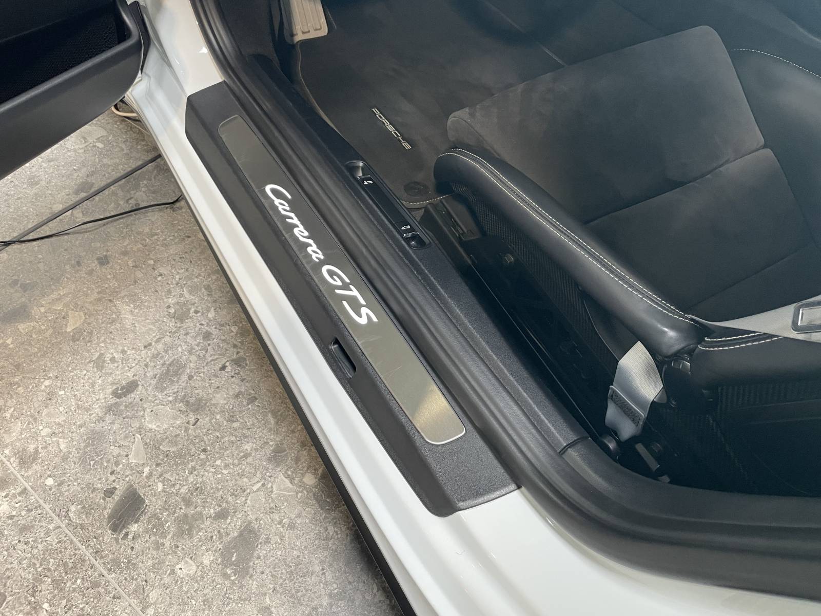 Superbe Porsche 911 d’occasion Phase 2 Carrera GTS disponible dans le Gard