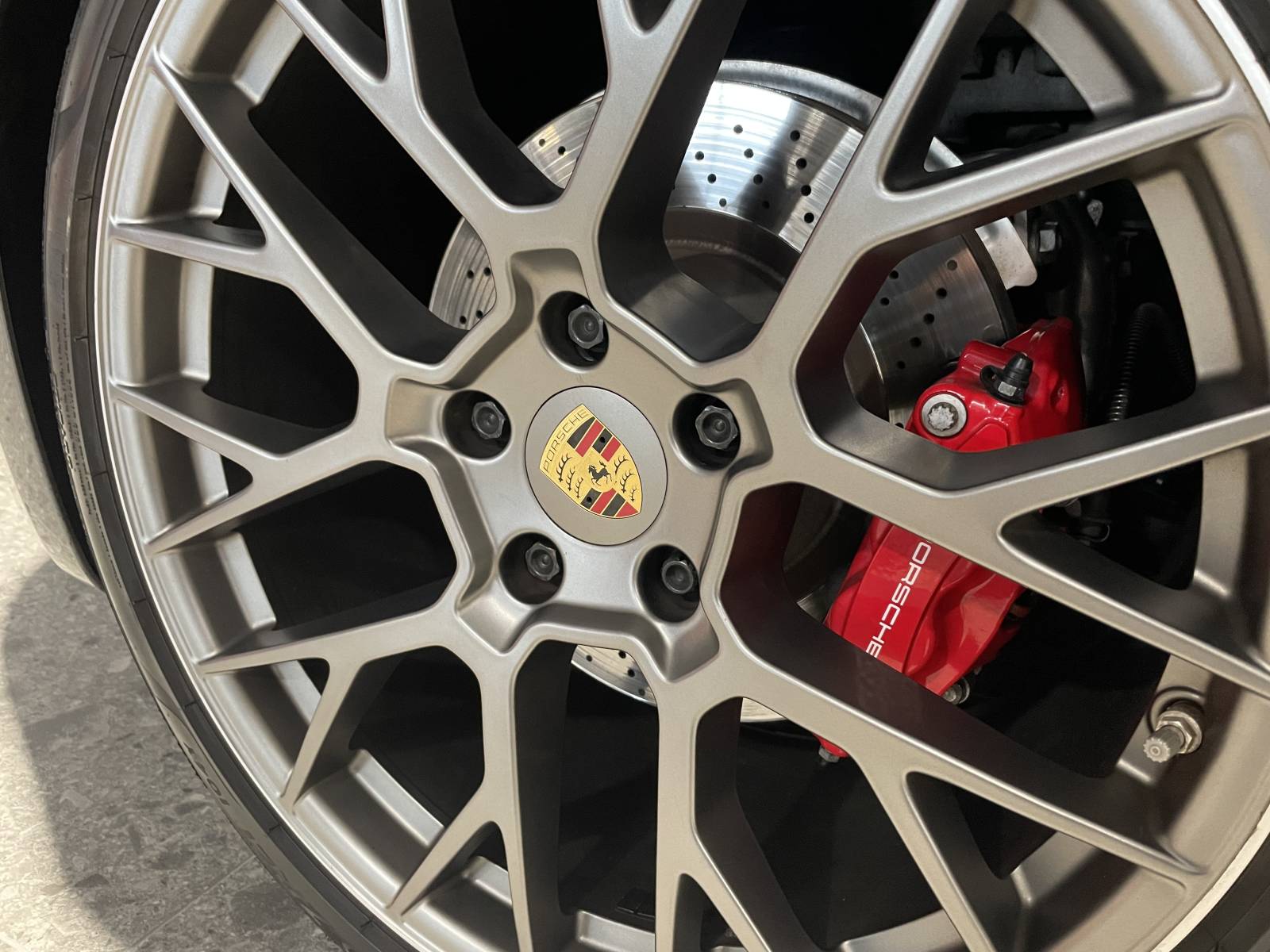 À vendre à Nîmes : Porsche 911 type 992 Carrera 4S d’occasion