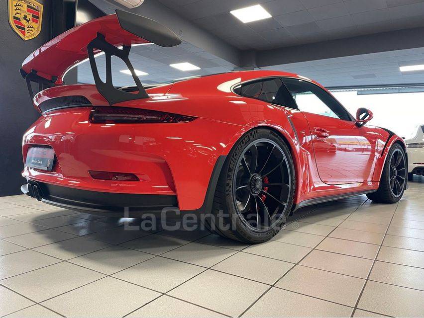 PORSCHE 911 GT3 RS 991