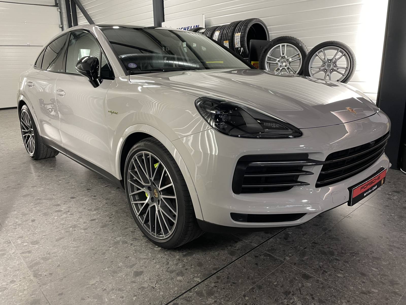 Porsche Cayenne Coupé E-Hybrid disponible chez MY DREAM CAR Nîmes