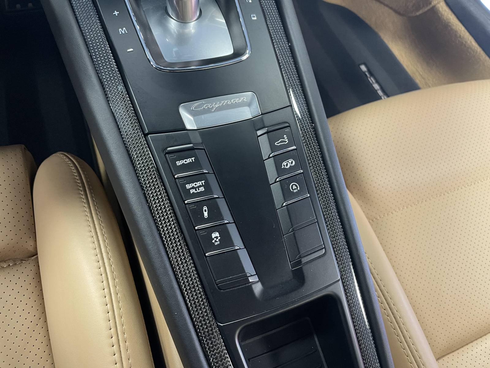 Contactez-nous pour en savoir plus sur ce Porsche Cayman 981 GTS.