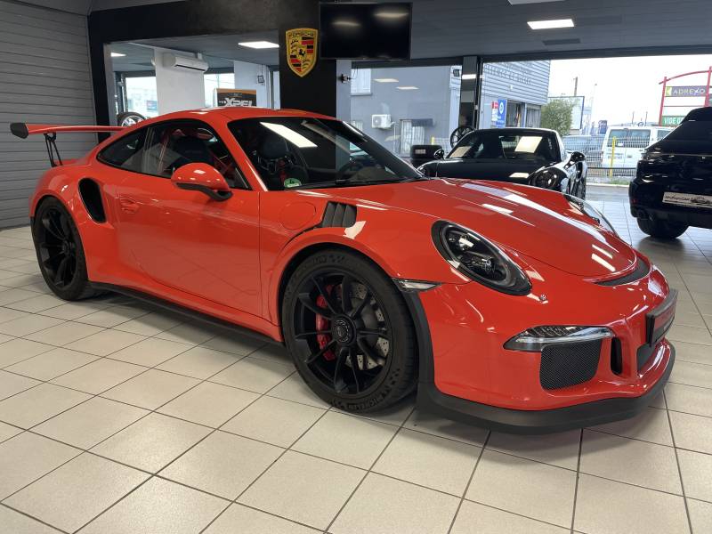  Porsche 911 GT3 RS : La légende du circuit s'invite sur les routes du Gard.
