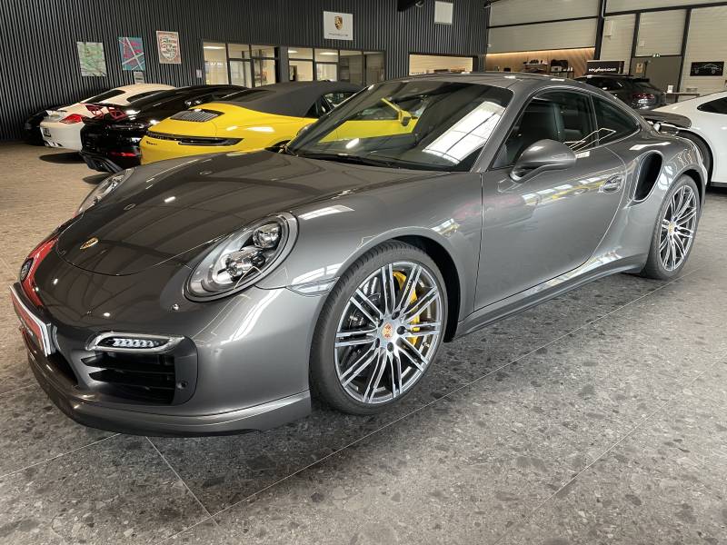 La quintessence de la performance Porsche à Nîmes.