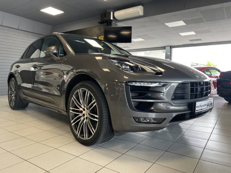 Porsche Macan : Puissance, luxe et exclusivité à portée de main.